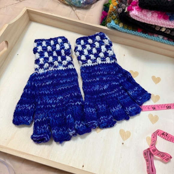 Peruvian Alpaca Wool Blue and White Knit Gloves - Picture 1 of 4